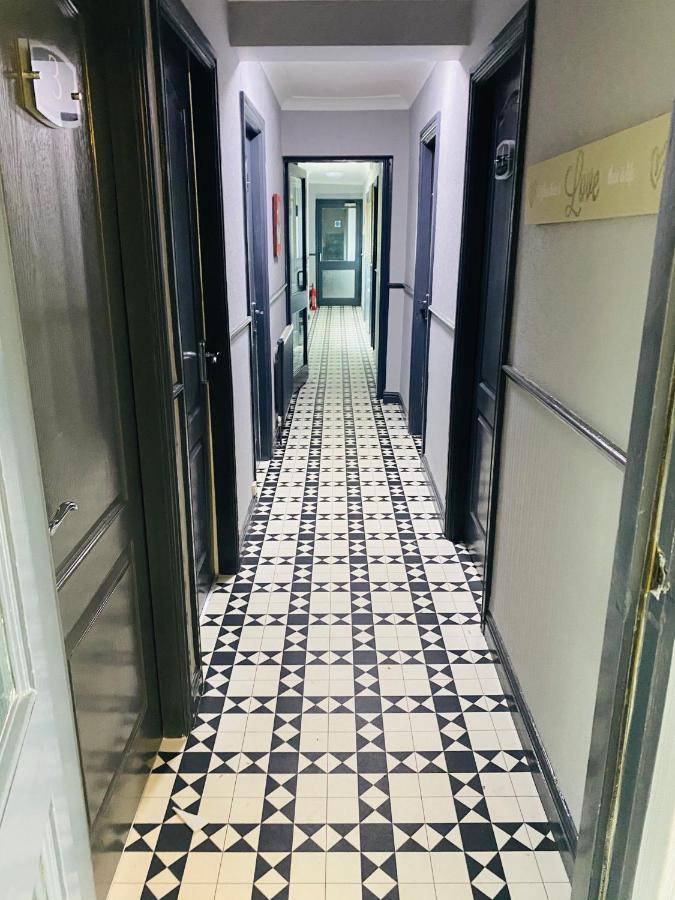 בנגור The Traxx Hotel מראה חיצוני תמונה
