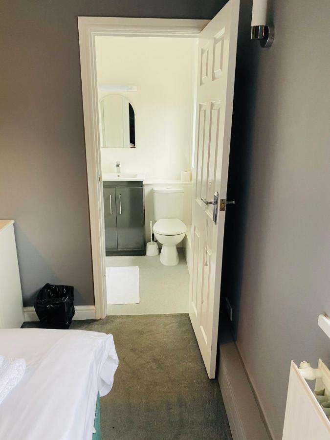 בנגור The Traxx Hotel מראה חיצוני תמונה